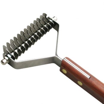 Show Tech – סכין למריטת פרווה תחתונה לכלבים – מגוון